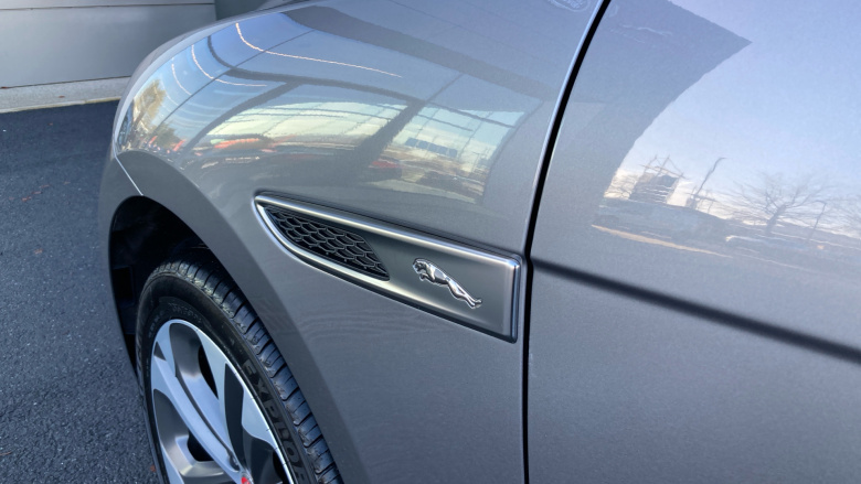 Jaguar F-Pace 2.0 D200 R-Dynamic HSE 5dr Auto AWD Diesel Estate